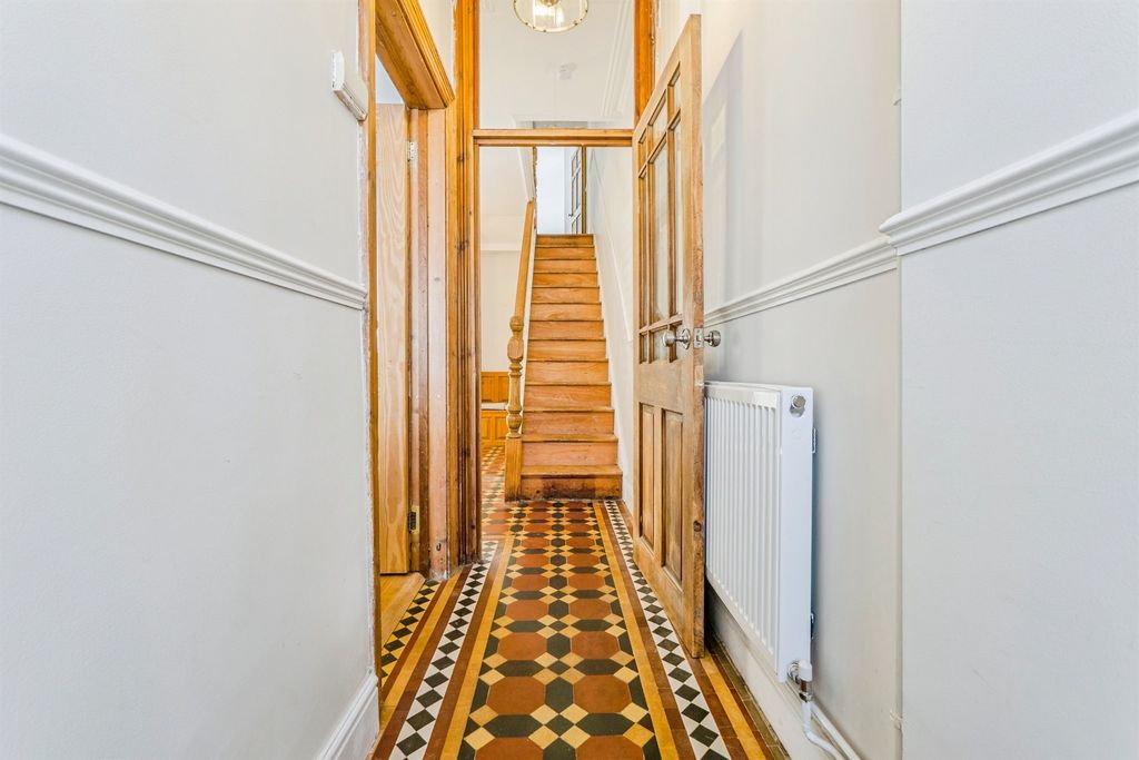 Property photo 2 of 24