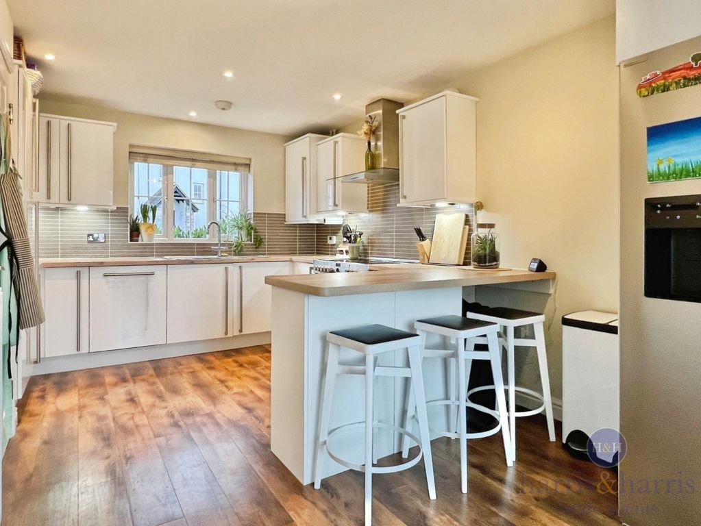 Property photo 3 of 16 Pbox-Img.Jpg