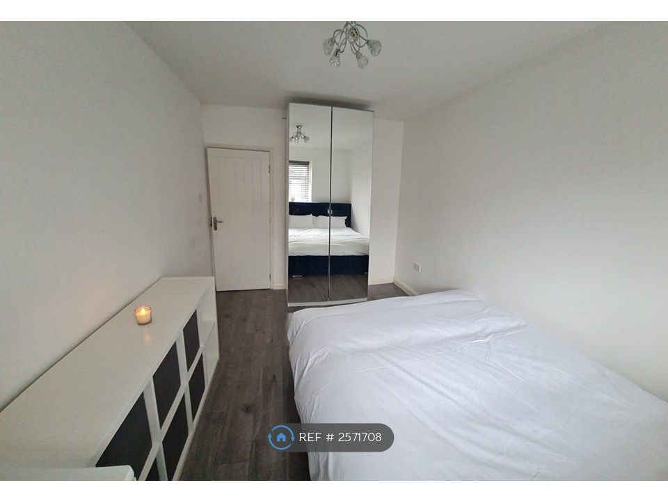 Property photo 1 of 3