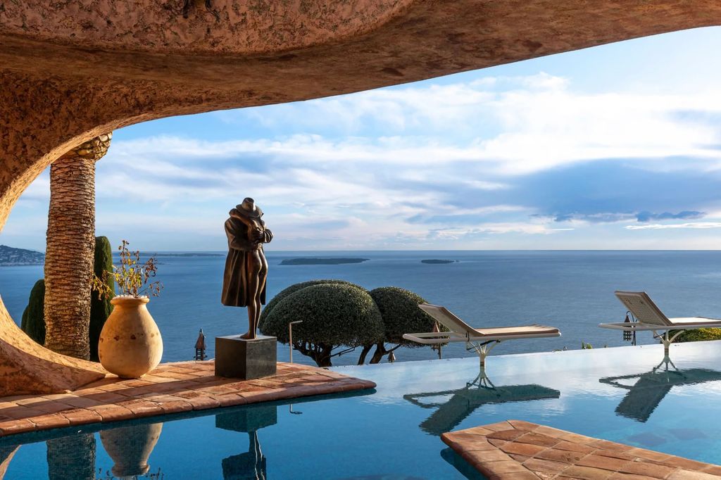 Property photo 3 of 45