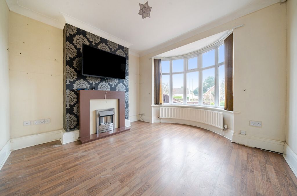 Property photo 2 of 14 1244735 (2)