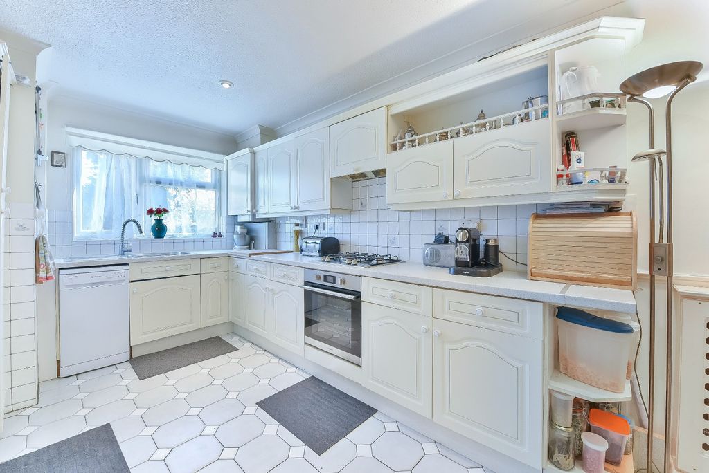 Property photo 3 of 8 3717243