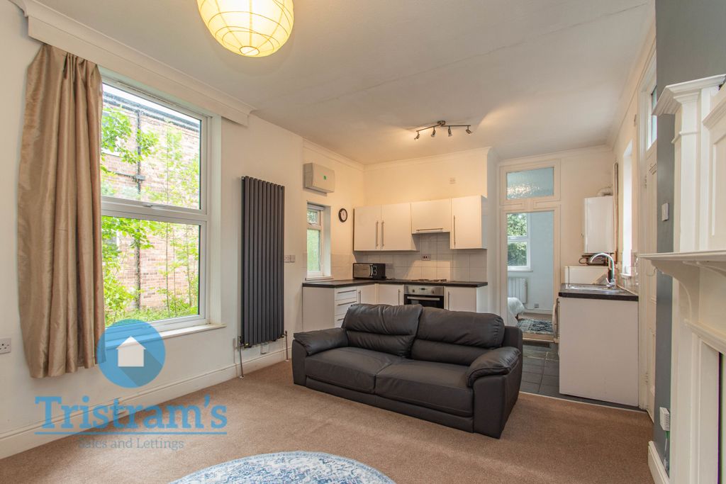 Property photo 2 of 12