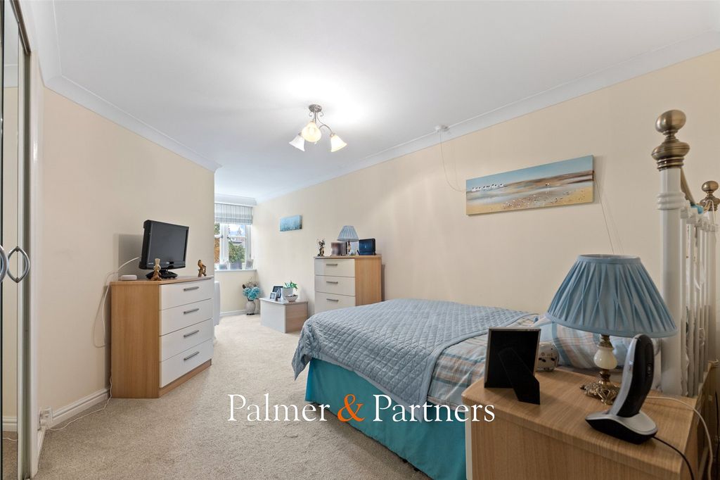 Property photo 3 of 8 Picture No. 17