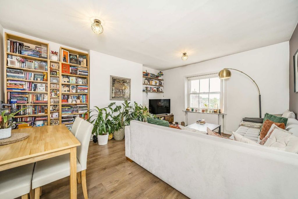 Property photo 2 of 5