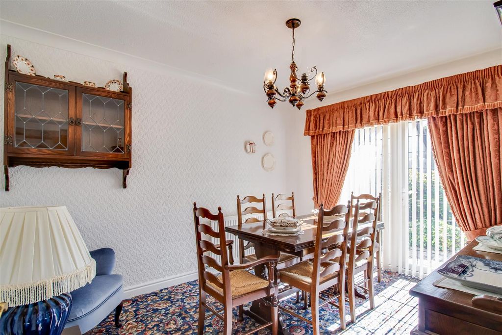 Property photo 3 of 14 Dining Room