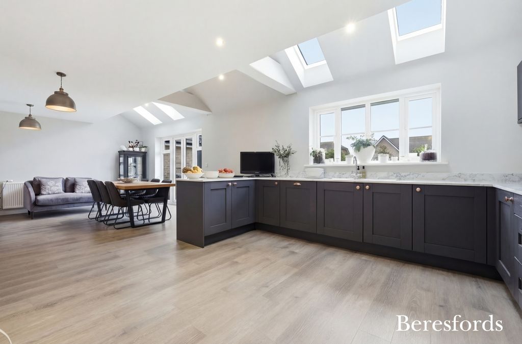 Property photo 3 of 25 Picture No. 33