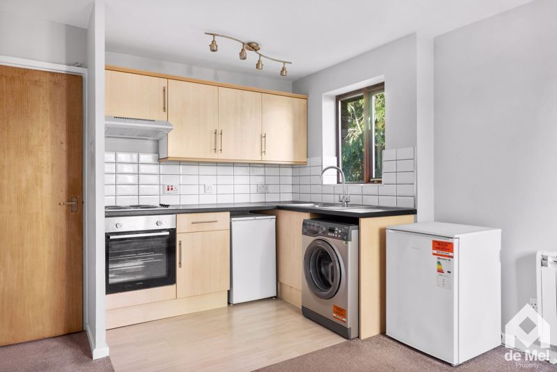 Property photo 2 of 6 Photo 4