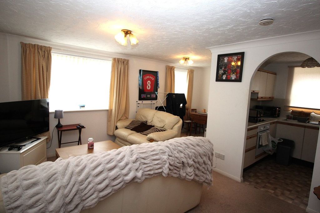 Property photo 3 of 8