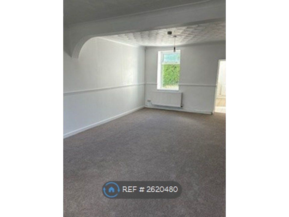 Property photo 2 of 10 Living Room