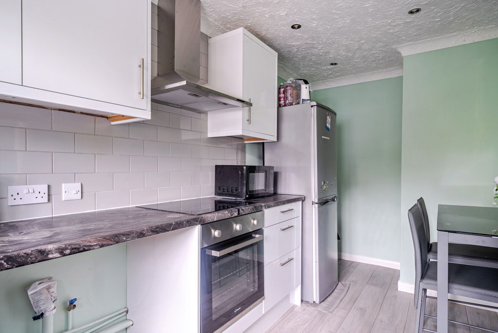 Property photo 3 of 18 1512859-10-6A91A2...