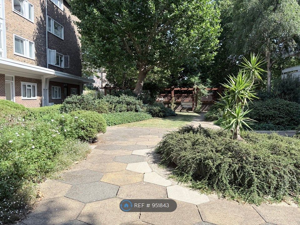 Property photo 3 of 10 Front Garden