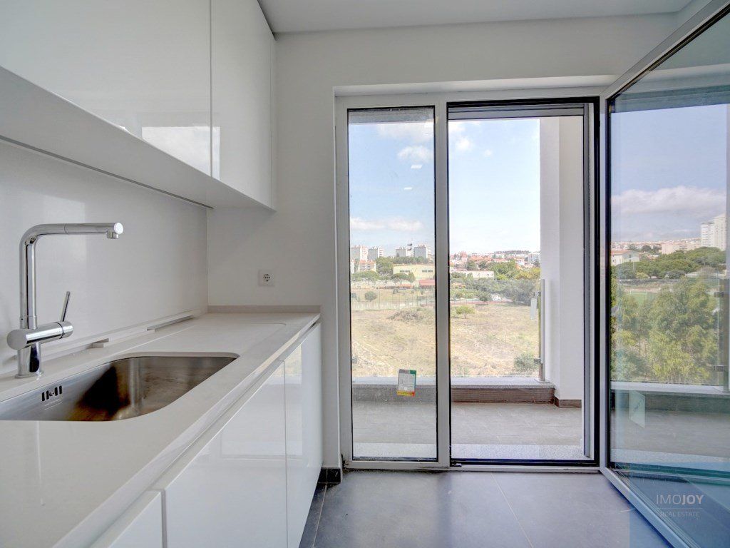 Property photo 1 of 35 3 Bedroom Flat In Parede