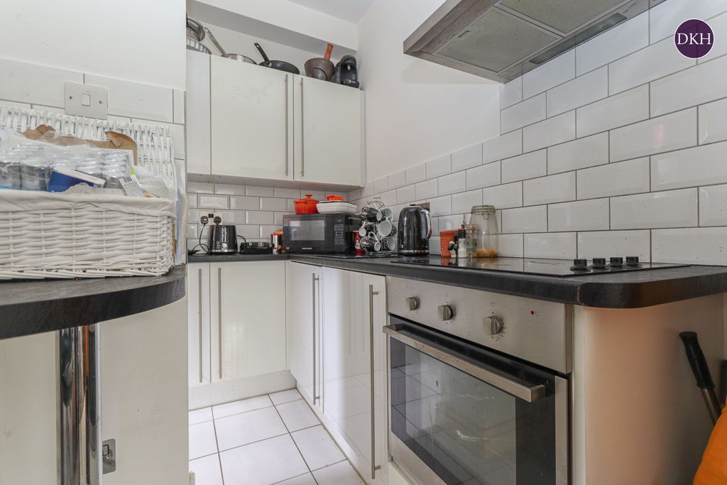 Property photo 3 of 9 Photo 03