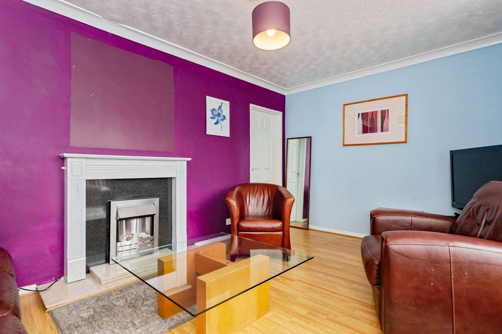 Property photo 2 of 21