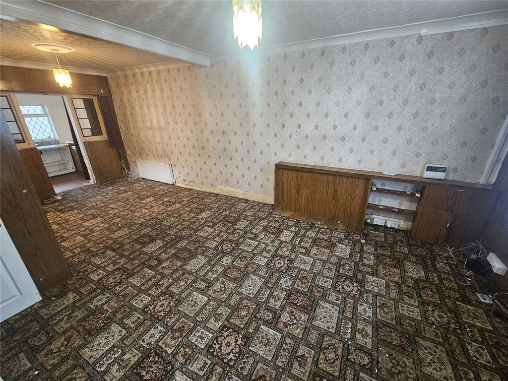 Property photo 3 of 22 Picture No. 23