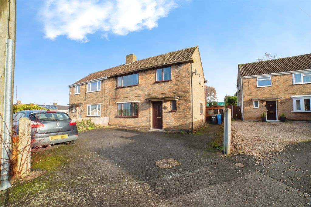 Property photo 2 of 31