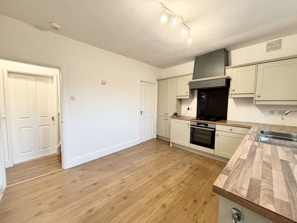 Property photo 3 of 16 Img_3015