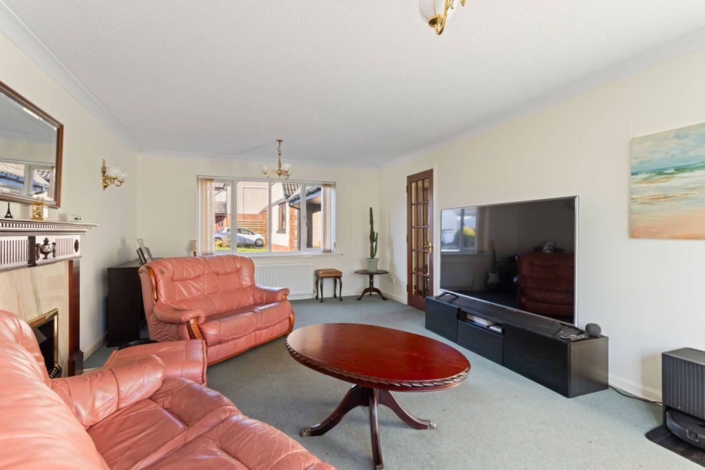 Property photo 3 of 31