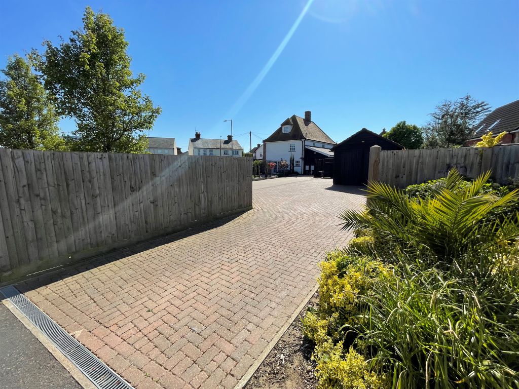 Property photo 2 of 24