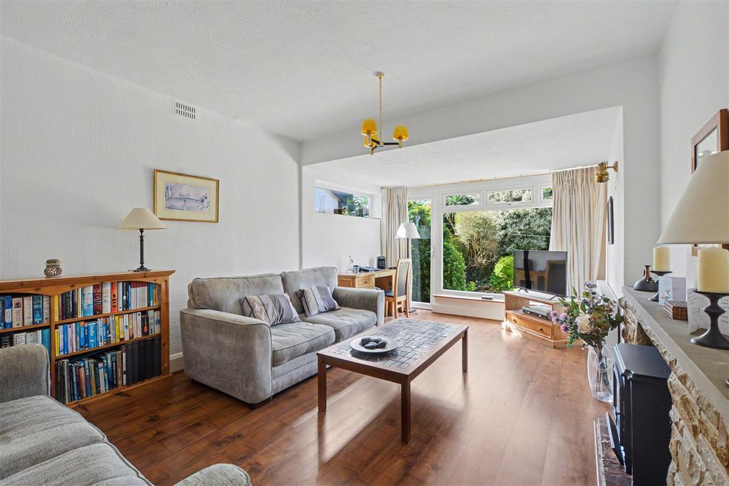 Property photo 2 of 28 Lounge_1.Jpeg