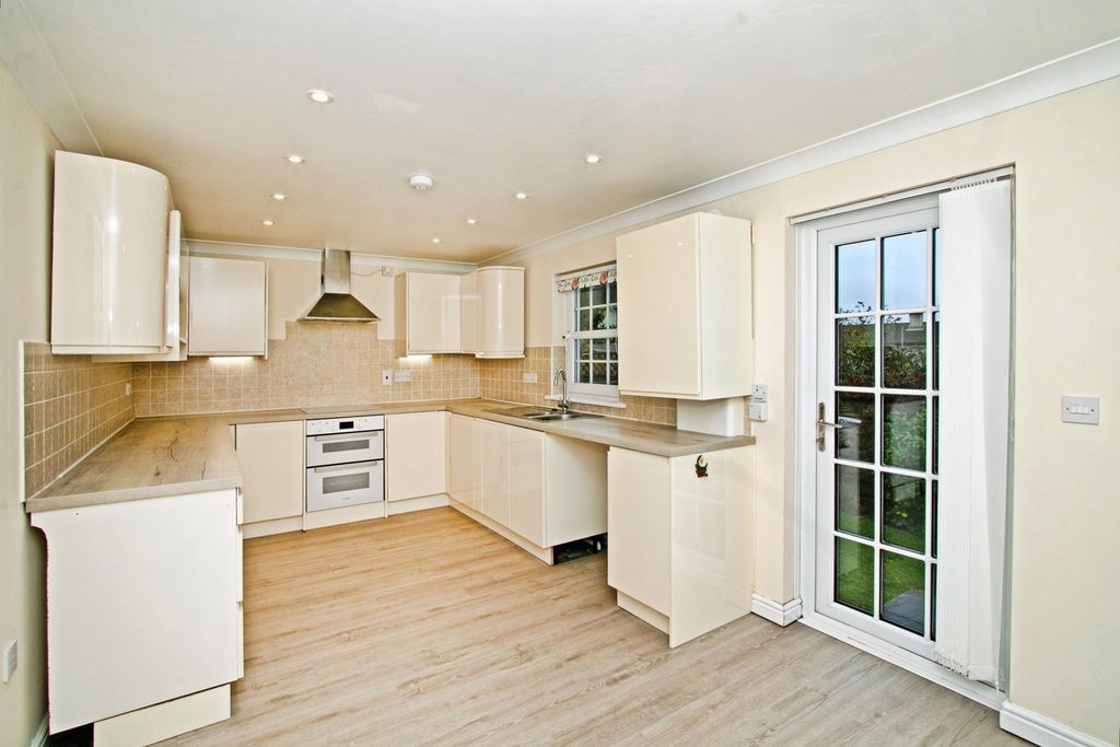 Property photo 3 of 17 Photo