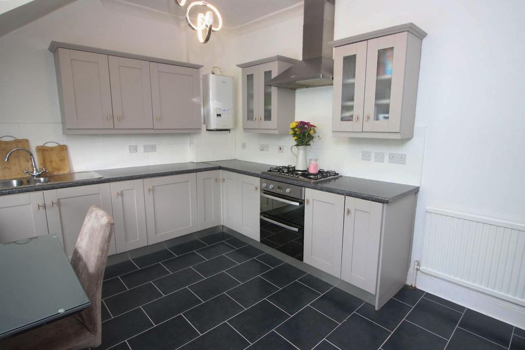 Additional image 7 of 3 bed flat for saleCaddlehill Street, Greenock PA16