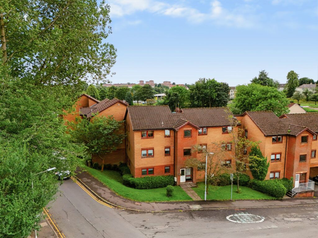 Property photo 1 of 12