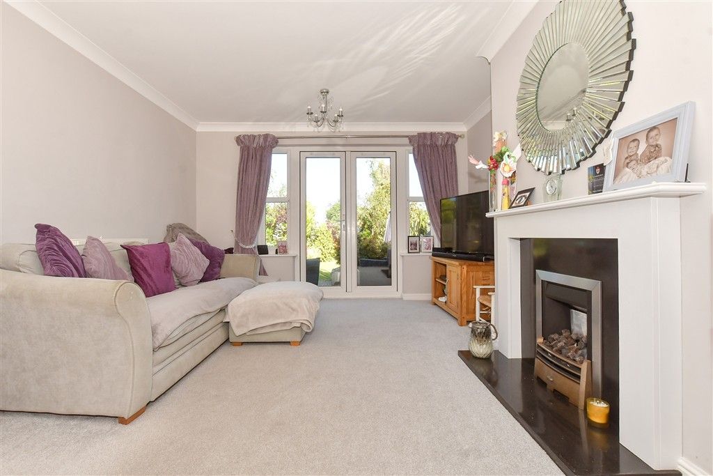 Property photo 2 of 15 Lounge