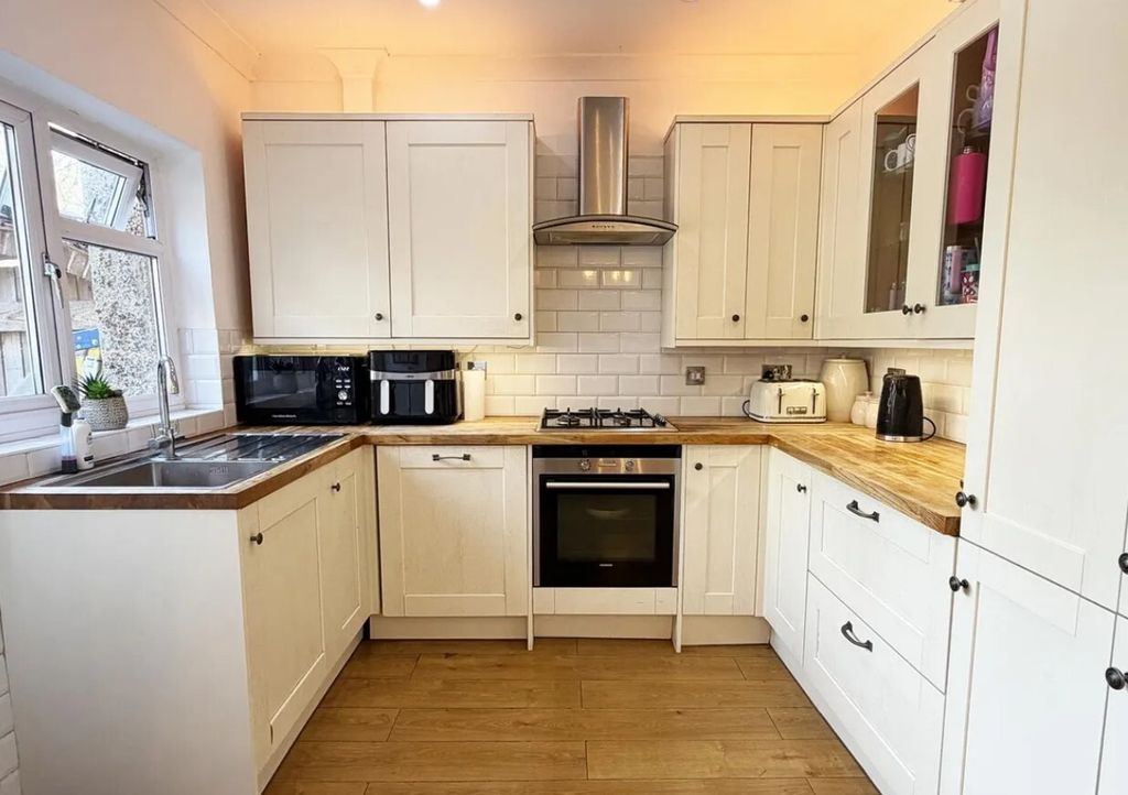 Property photo 3 of 14 Picture No. 04