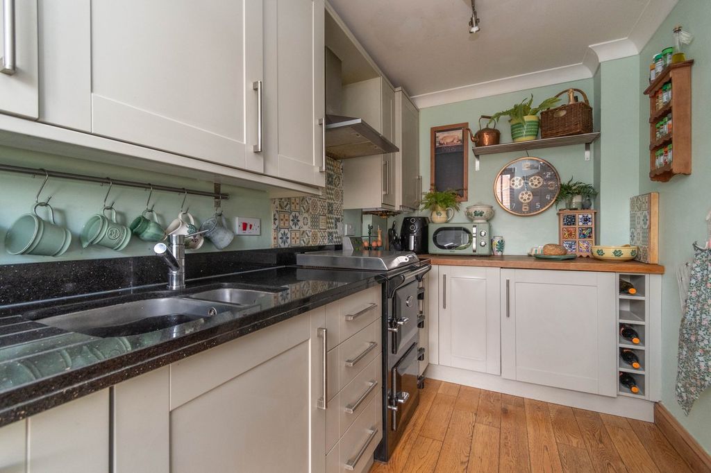 Property photo 3 of 21