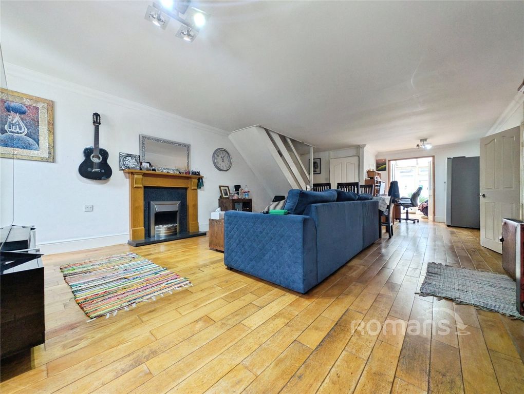 Property photo 2 of 14 Picture No. 24