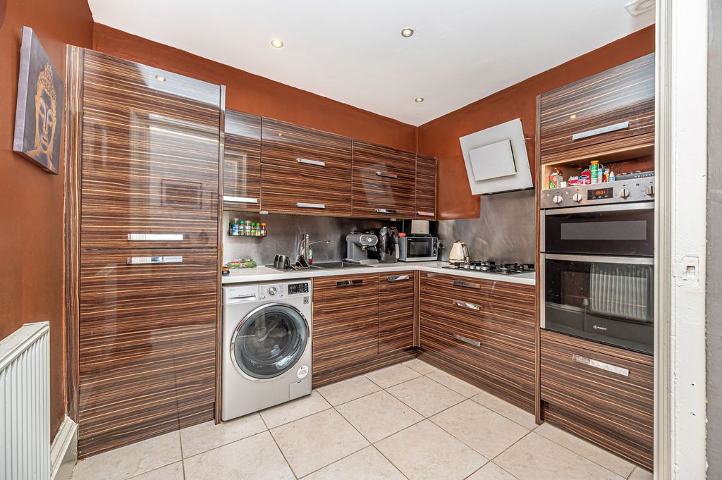 Property photo 2 of 27 Kitchen