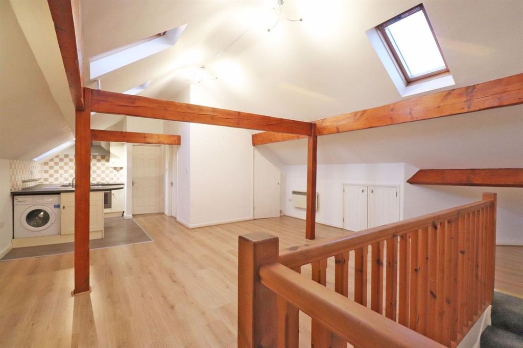 Property photo 3 of 6