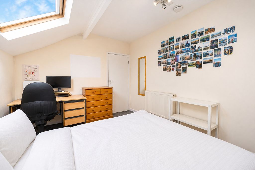 Property photo 3 of 16 Picture No. 08