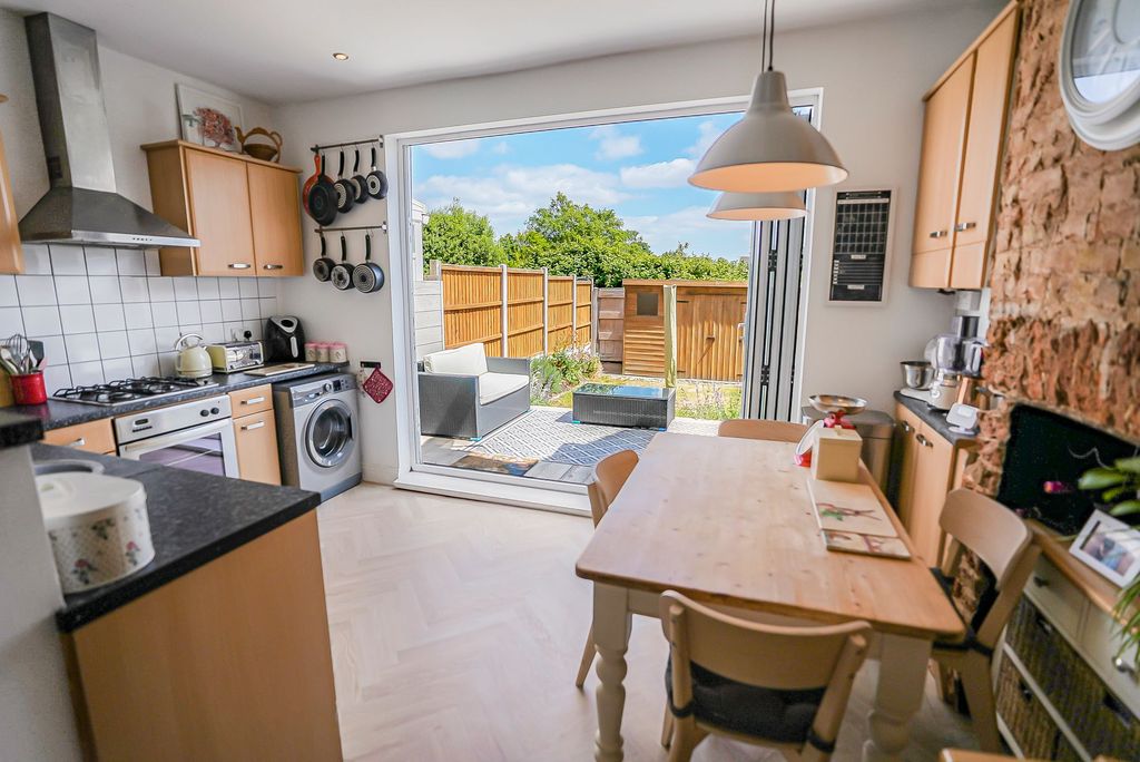 Property photo 3 of 21