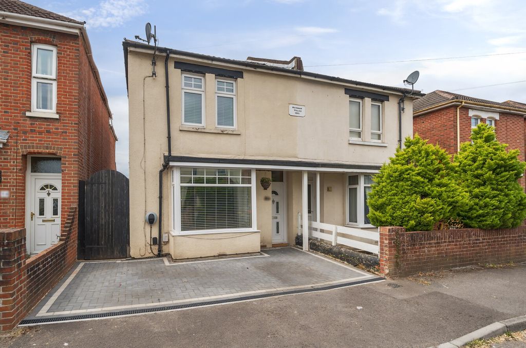 Property photo 1 of 9 1304677-6-6850258...