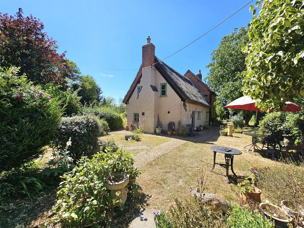 Property photo 2 of 21