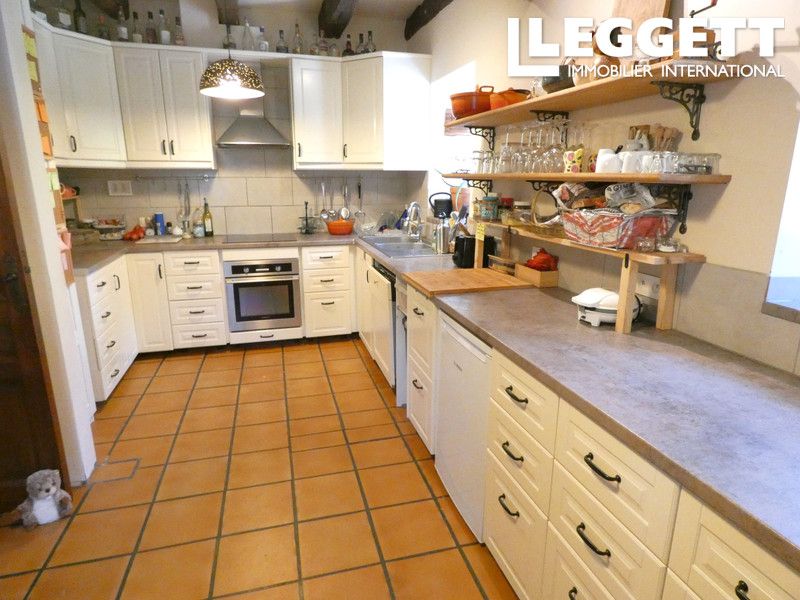 Property photo 3 of 10