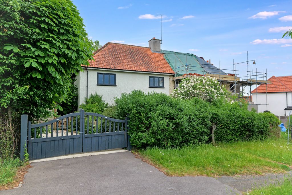 Property photo 2 of 18 96 Vicarage Road, Henley-On-Thames Rg9 1Jt