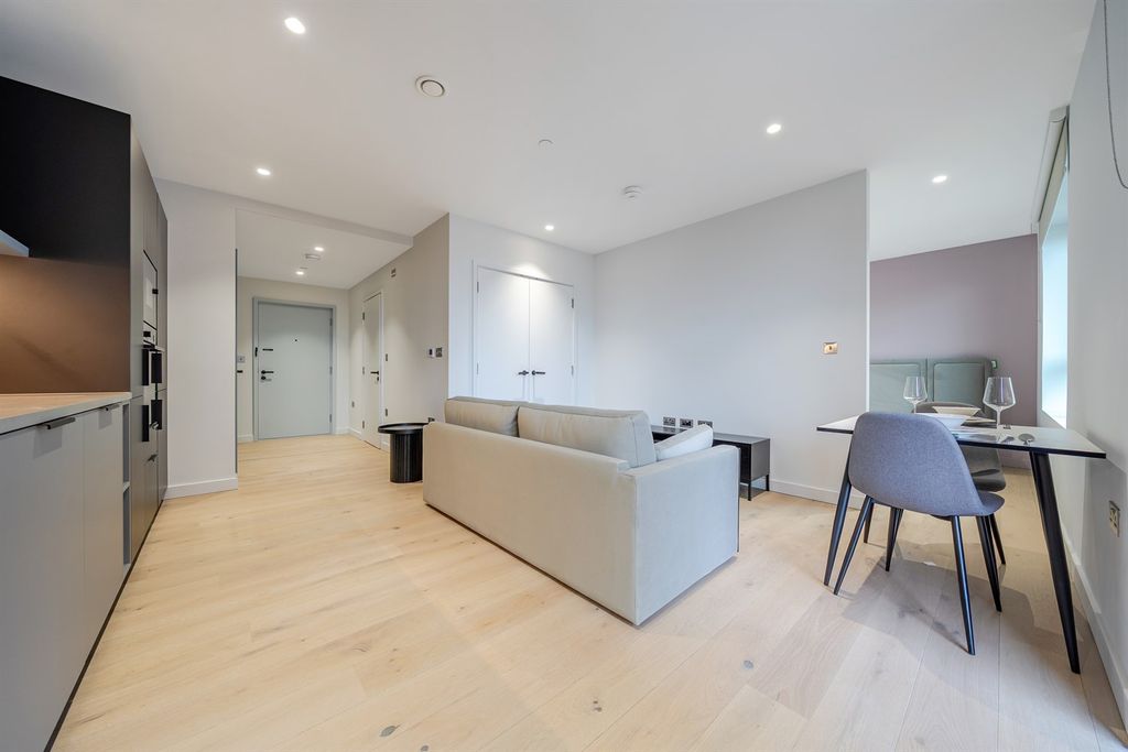Property photo 1 of 14 (Main)