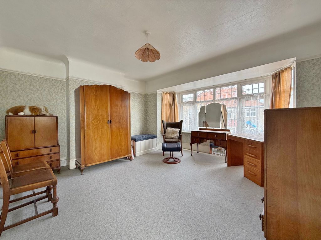 Property photo 3 of 21