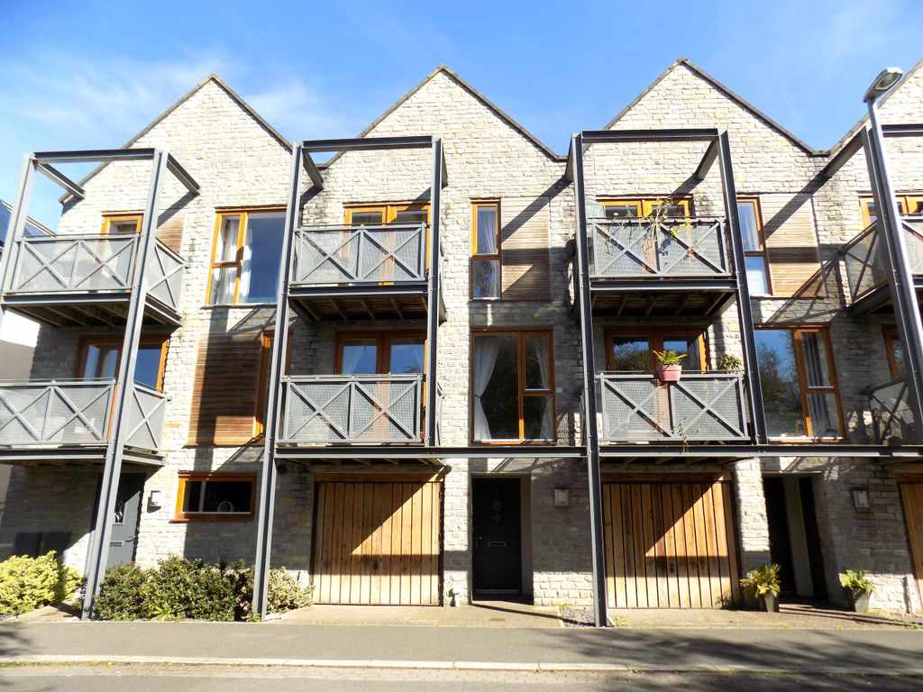 Property photo 1 of 25 Front External