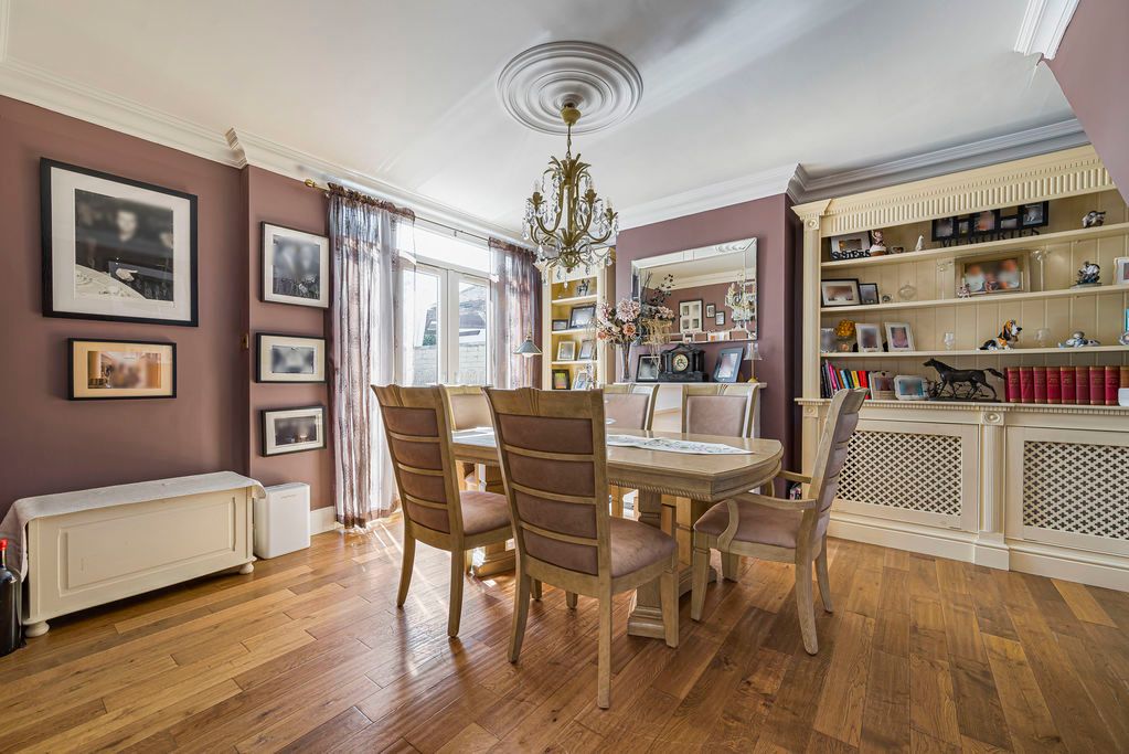 Property photo 3 of 25 Dining Room