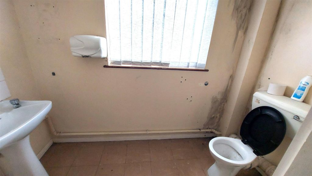 Property photo 3 of 20 W.C.