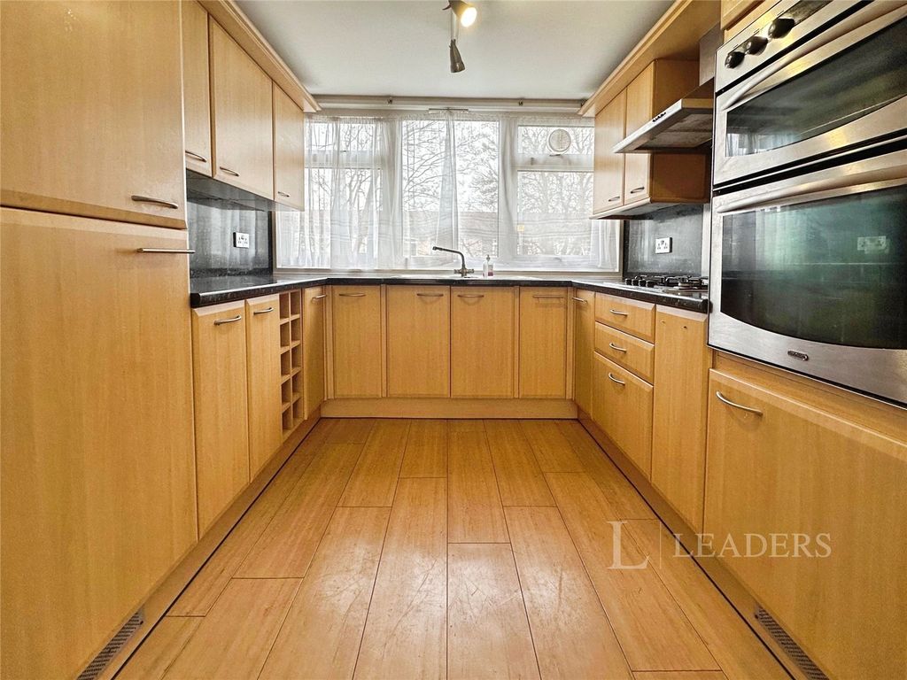 Property photo 3 of 15 Picture No. 11