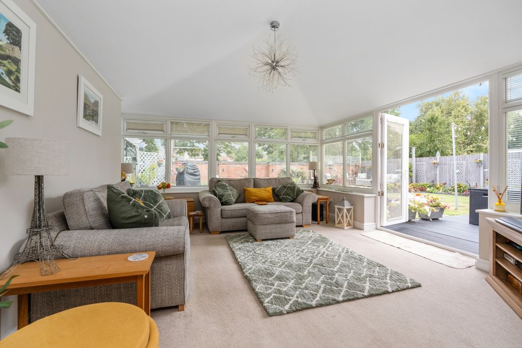 Property photo 3 of 40 Family Room With Doors Leading To The Garden