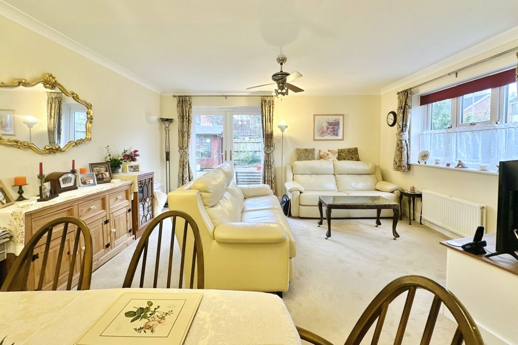 Property photo 2 of 12 Picture No. 22