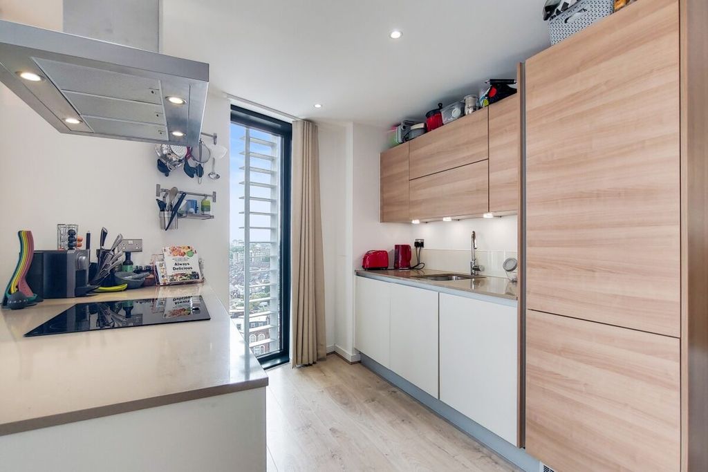 Property photo 2 of 11 5_Kitchen-Recepti...