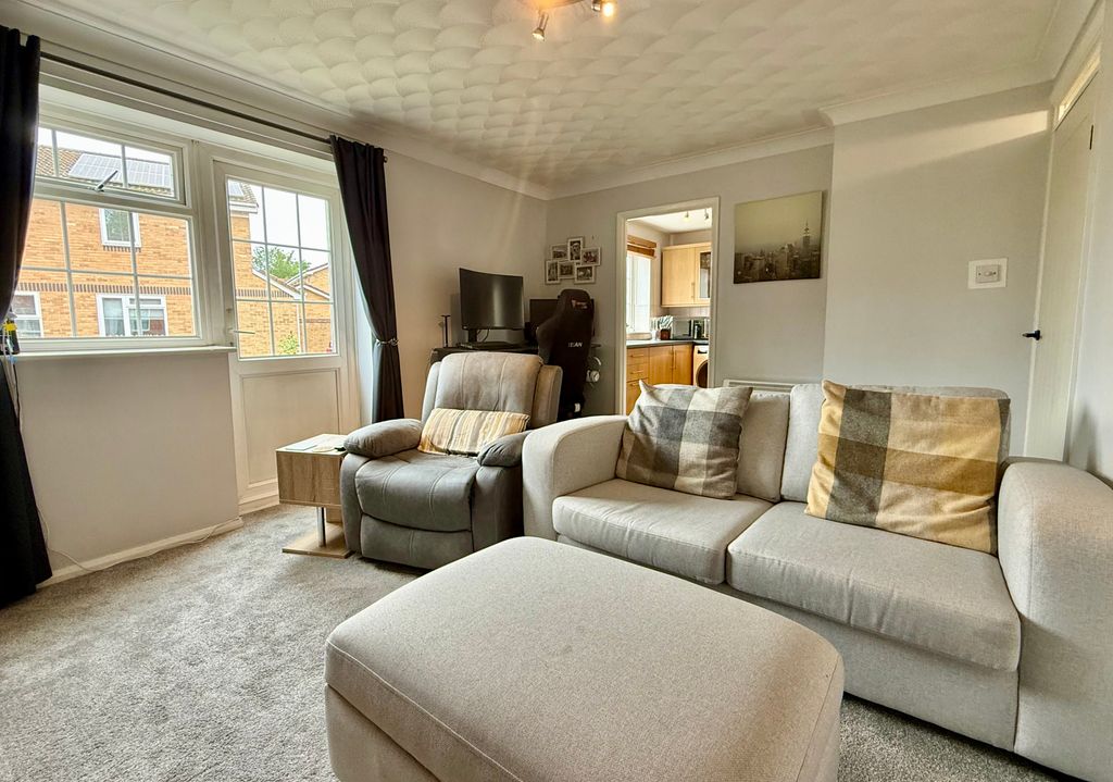 Property photo 3 of 8 Img_3326